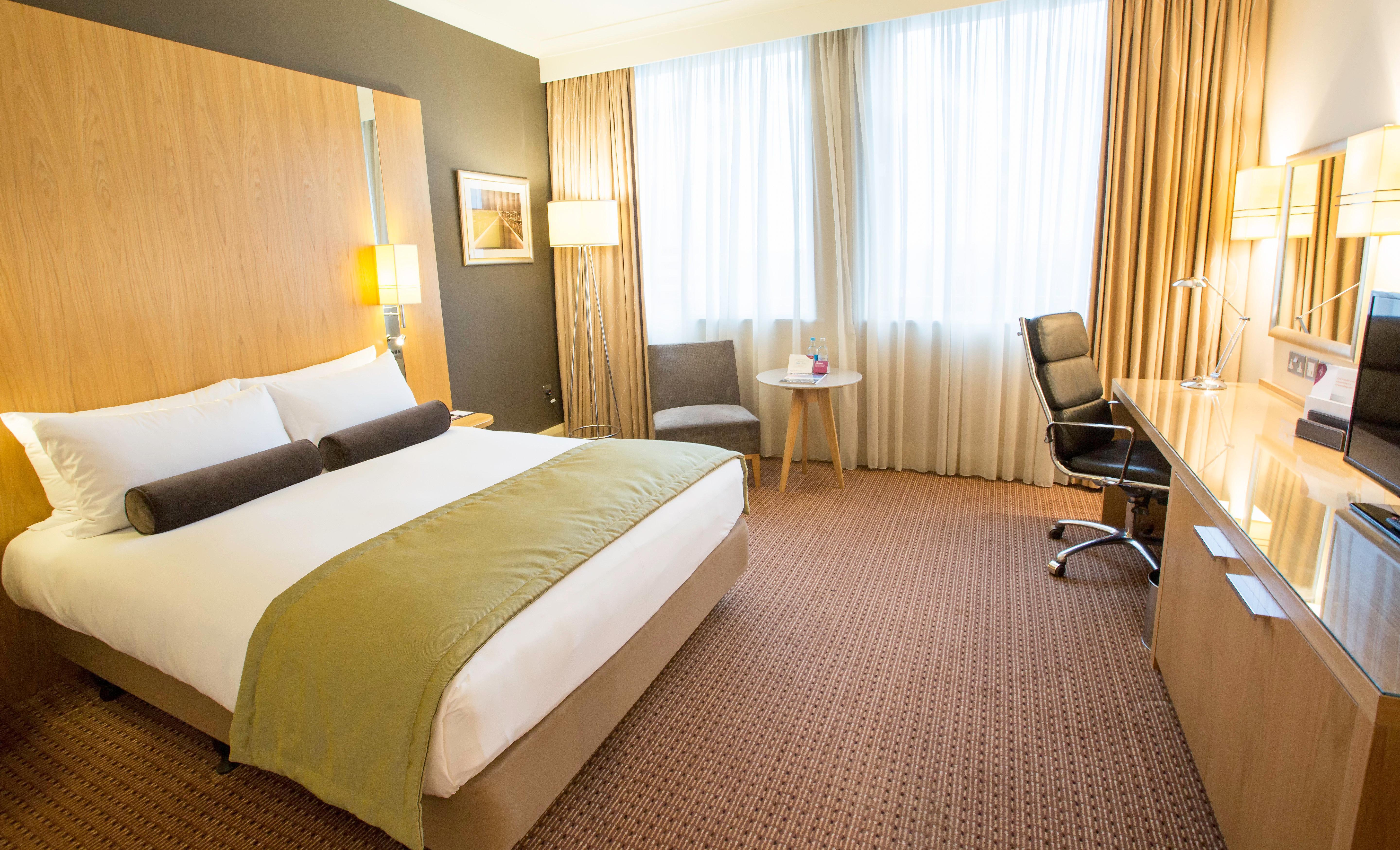 Hotel Crowne Plaza London By Ihg 4*