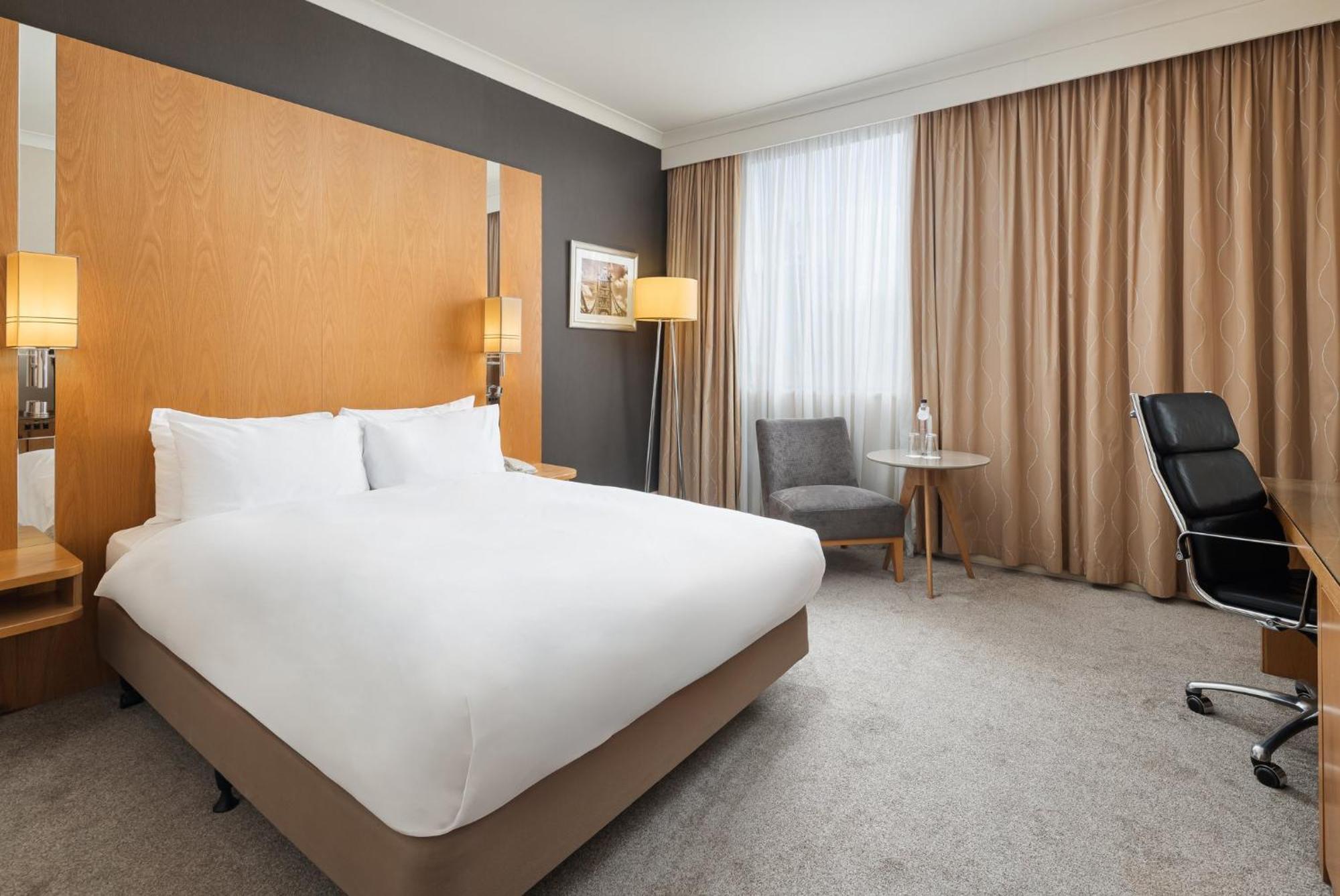 Hotel Crowne Plaza London By Ihg 4*