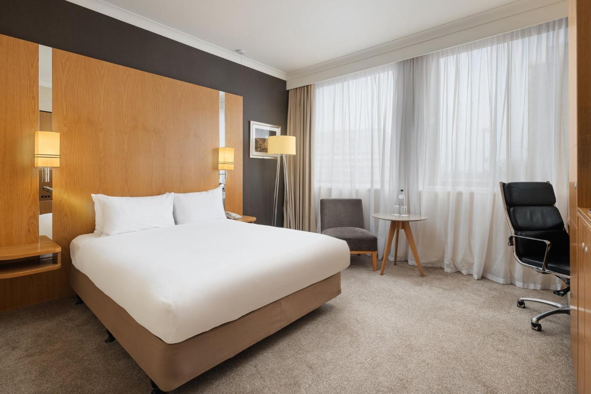 Crowne Plaza London By Ihg Hotel Ealing
